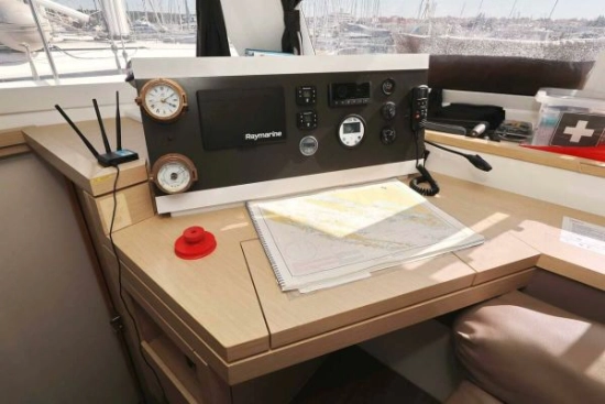 Fountaine Pajot Lucia 40 usado à venda