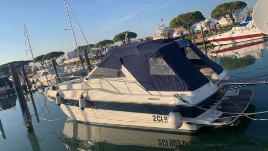 Fairline 33 usado à venda