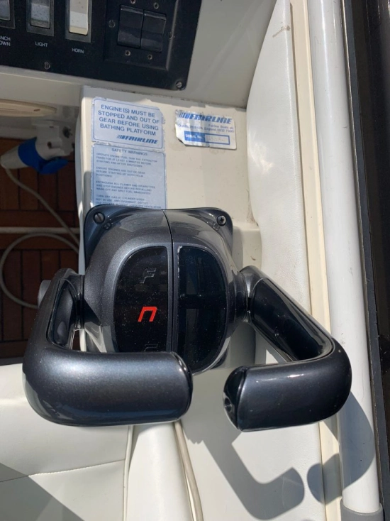 Fairline 33 usado à venda