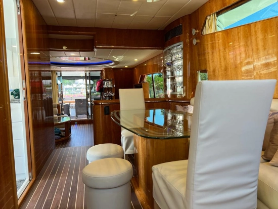 Elegance Yacht 68 usata in vendita