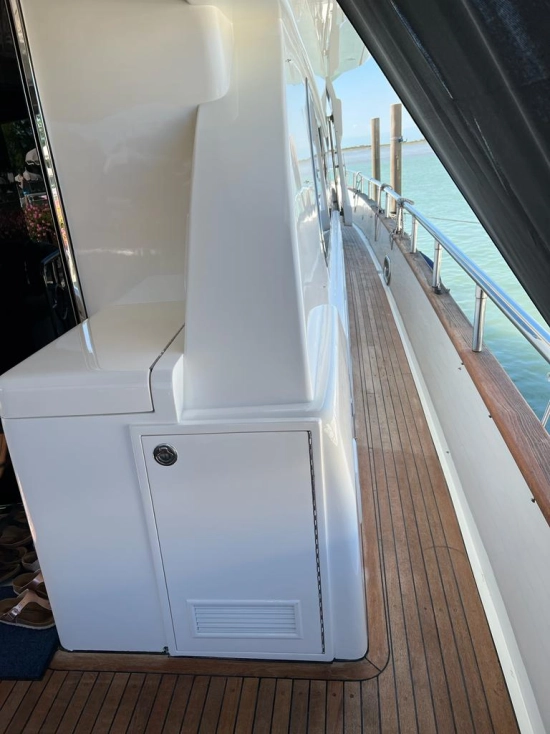 Elegance Yacht 68 usata in vendita