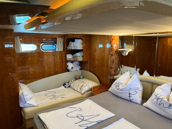 Elegance Yacht 68 usata in vendita