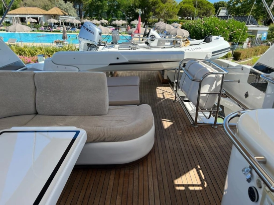 Elegance Yacht 68 usata in vendita