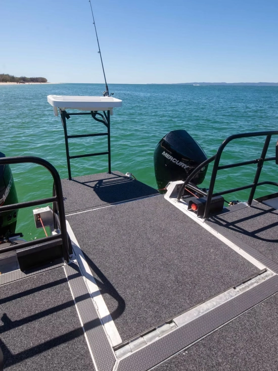 Finish Line Tender Cat & Enclosed Cabin Open nuevo en venta