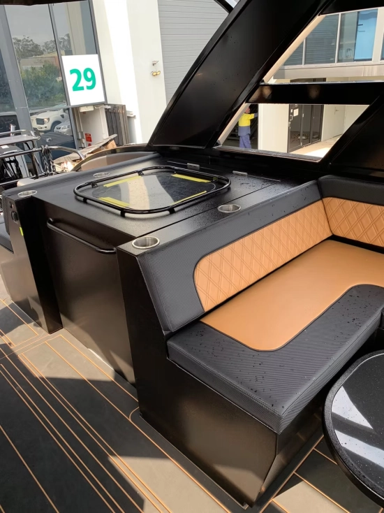 Finish Line wide body Escape Catamaran nuevo en venta
