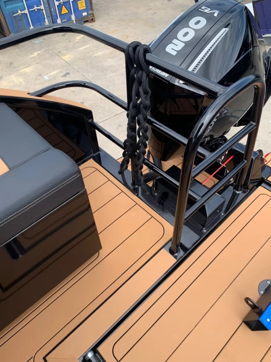 Finish Line wide body Escape Catamaran nuevo en venta