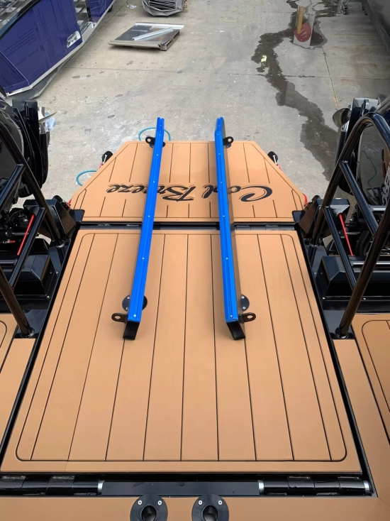 Finish Line wide body Escape Catamaran nuevo en venta