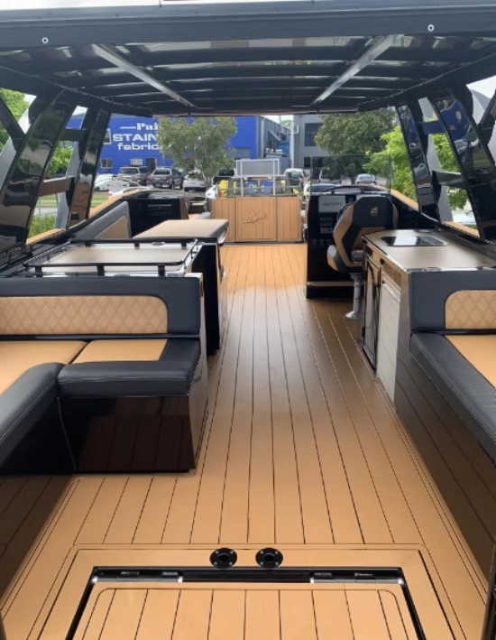 Finish Line wide body Escape Catamaran nuevo en venta