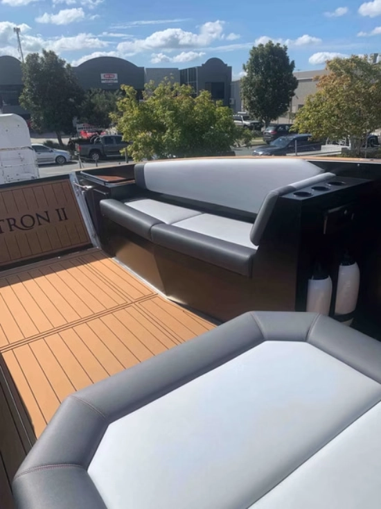 Finish Line Sports Cat & Enclosed Cabin Open nuevo en venta