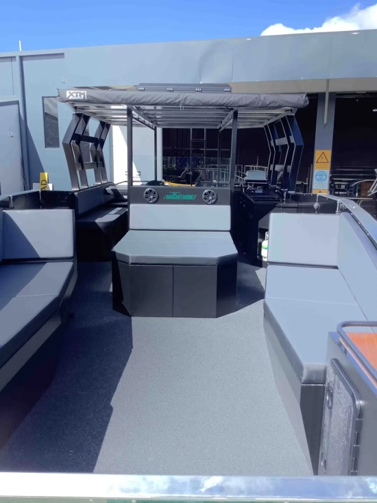 Finish Line Sports Cat & Enclosed Cabin Open nuevo en venta