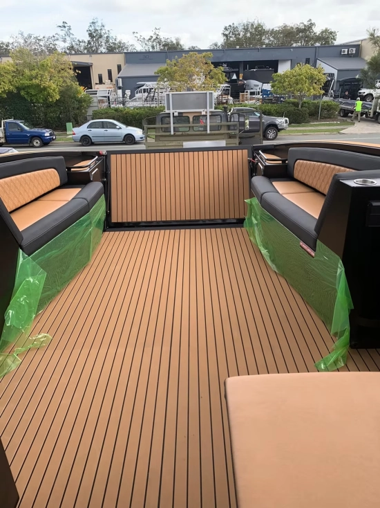 Finish Line Sports Cat & Enclosed Cabin Open nuevo en venta