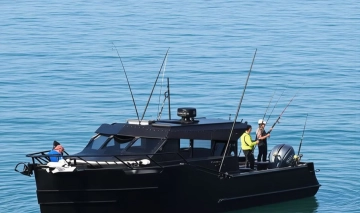 Finish Line 8.5 m Sports Fishing Range=Stealth look nuevo en venta