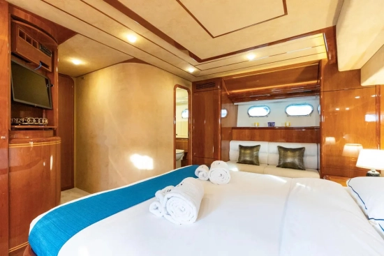 Ferretti 80 de segunda mano en venta