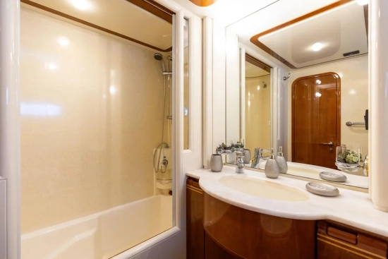 Ferretti 80 de segunda mano en venta