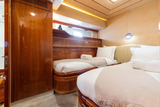 Ferretti 80 de segunda mano en venta