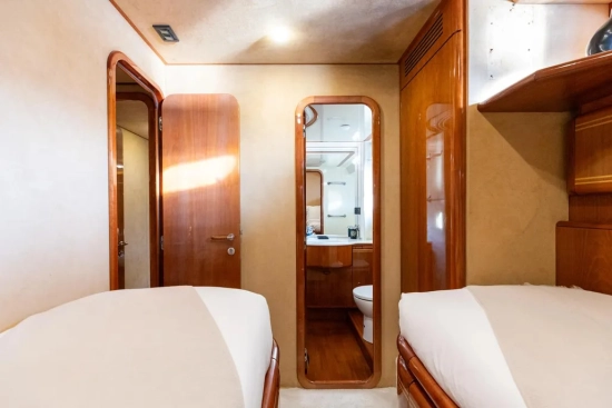 Ferretti 80 de segunda mano en venta