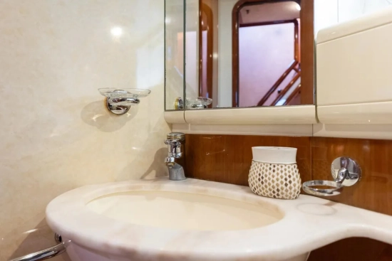 Ferretti 80 de segunda mano en venta