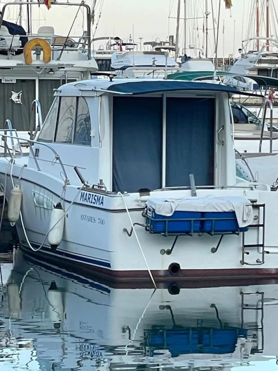 Beneteau Antares 760 usado à venda