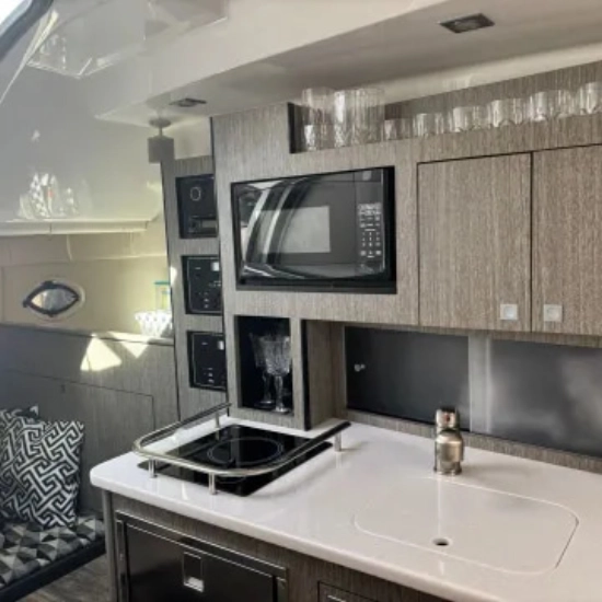 Monterey 295 Sport Yacht de segunda mano en venta