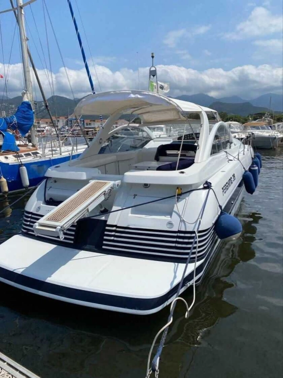 Pershing 38 usata in vendita