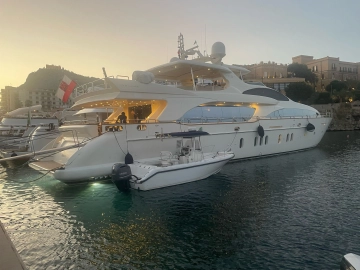 Azimut 116 usata in vendita