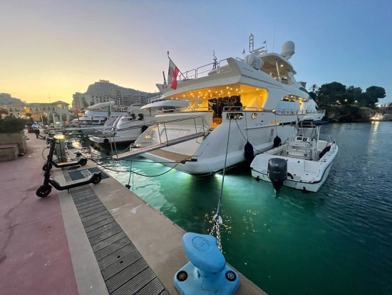 Azimut 116 usata in vendita