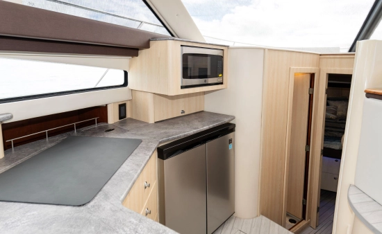 Meridian 391 Sedan de segunda mano en venta