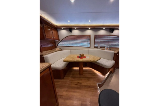Bertram 630 Convertible de segunda mano en venta