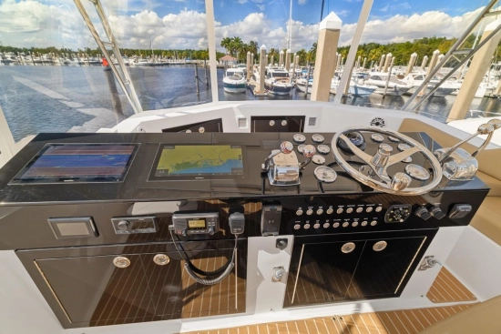Hatteras Yachts 46 Convertible usata in vendita