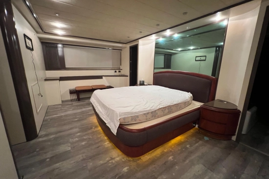 Falcon Yachts 106 usata in vendita