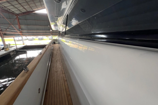 Falcon Yachts 106 usata in vendita