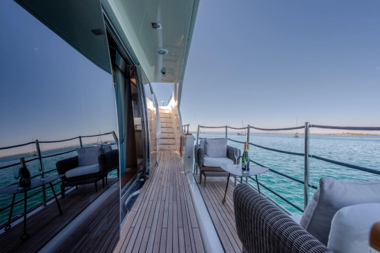 Ferretti Custom Line 100 usata in vendita
