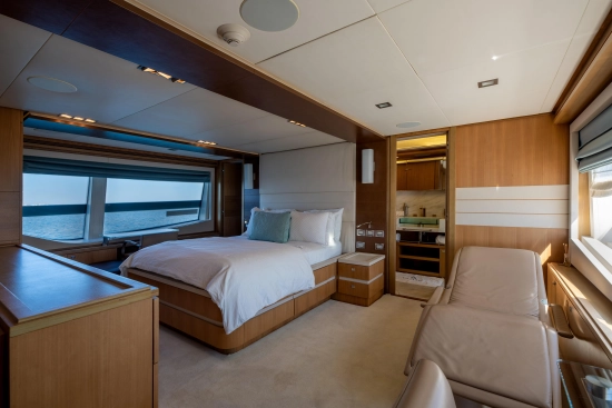 Ferretti Custom Line 100 usata in vendita