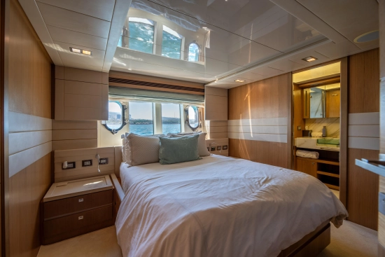 Ferretti Custom Line 100 usata in vendita