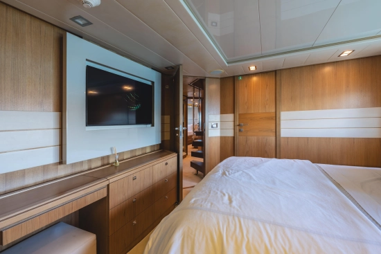 Ferretti Custom Line 100 usata in vendita