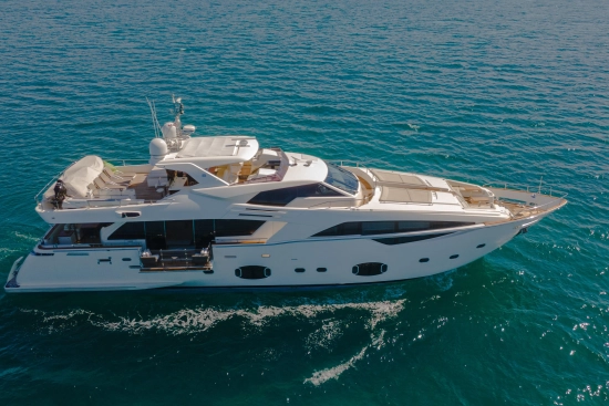 Ferretti Custom Line 100 usata in vendita