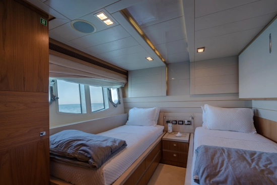 Ferretti Custom Line 100 usata in vendita