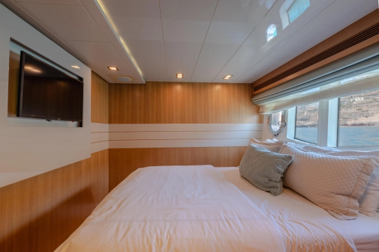 Ferretti Custom Line 100 usata in vendita