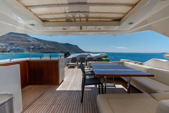 Ferretti Custom Line 100 usata in vendita