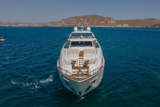 Ferretti Custom Line 100 usata in vendita
