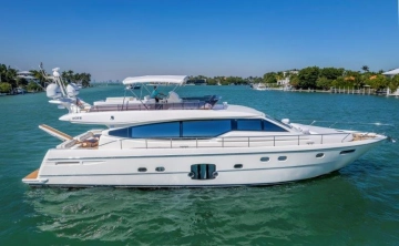 Ferretti 660 usado à venda