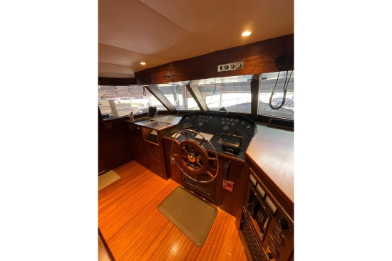 Burger Classic Motoryacht usado à venda