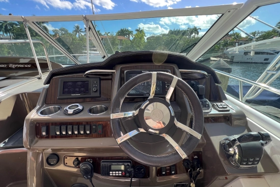 Cruisers Yachts 380 Express de segunda mano en venta