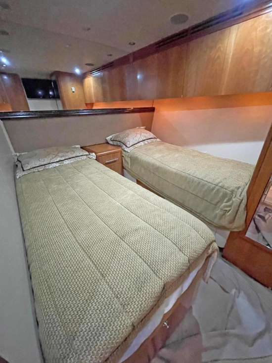 Hatteras Yachts 68 Convertible de segunda mano en venta