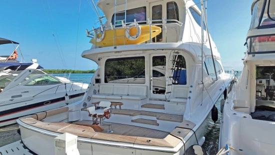 Hatteras Yachts 68 Convertible de segunda mano en venta