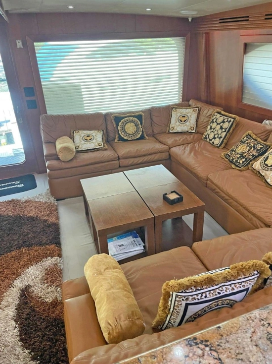 Hatteras Yachts 68 Convertible de segunda mano en venta