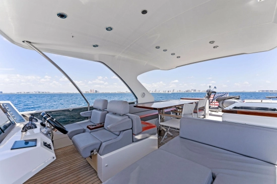 Lazzara Yachts 64 de segunda mano en venta