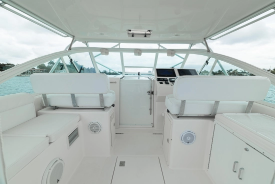 Cabo Yachts 35 Express usado à venda
