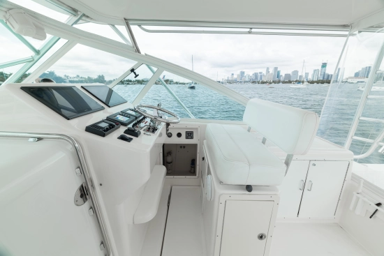 Cabo Yachts 35 Express usado à venda