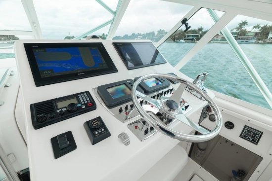 Cabo Yachts 35 Express usado à venda